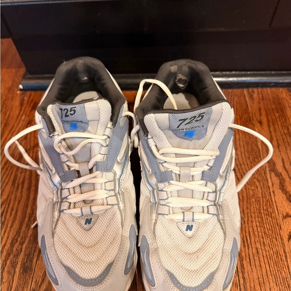 New Balance 725 Men’s 10 White and Blue Athletic Shoes - Picture 6 of 7